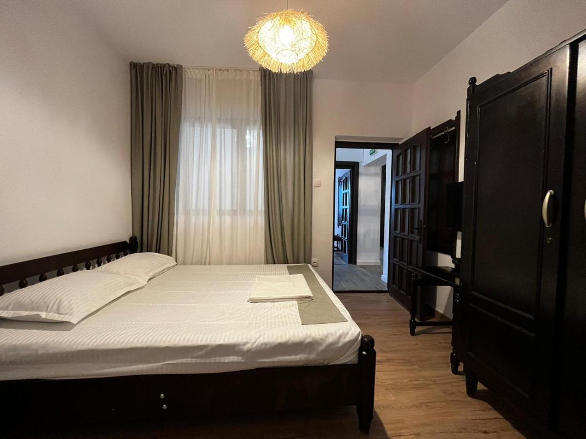 Hotel La Conac Nufaru Exteriér fotografie