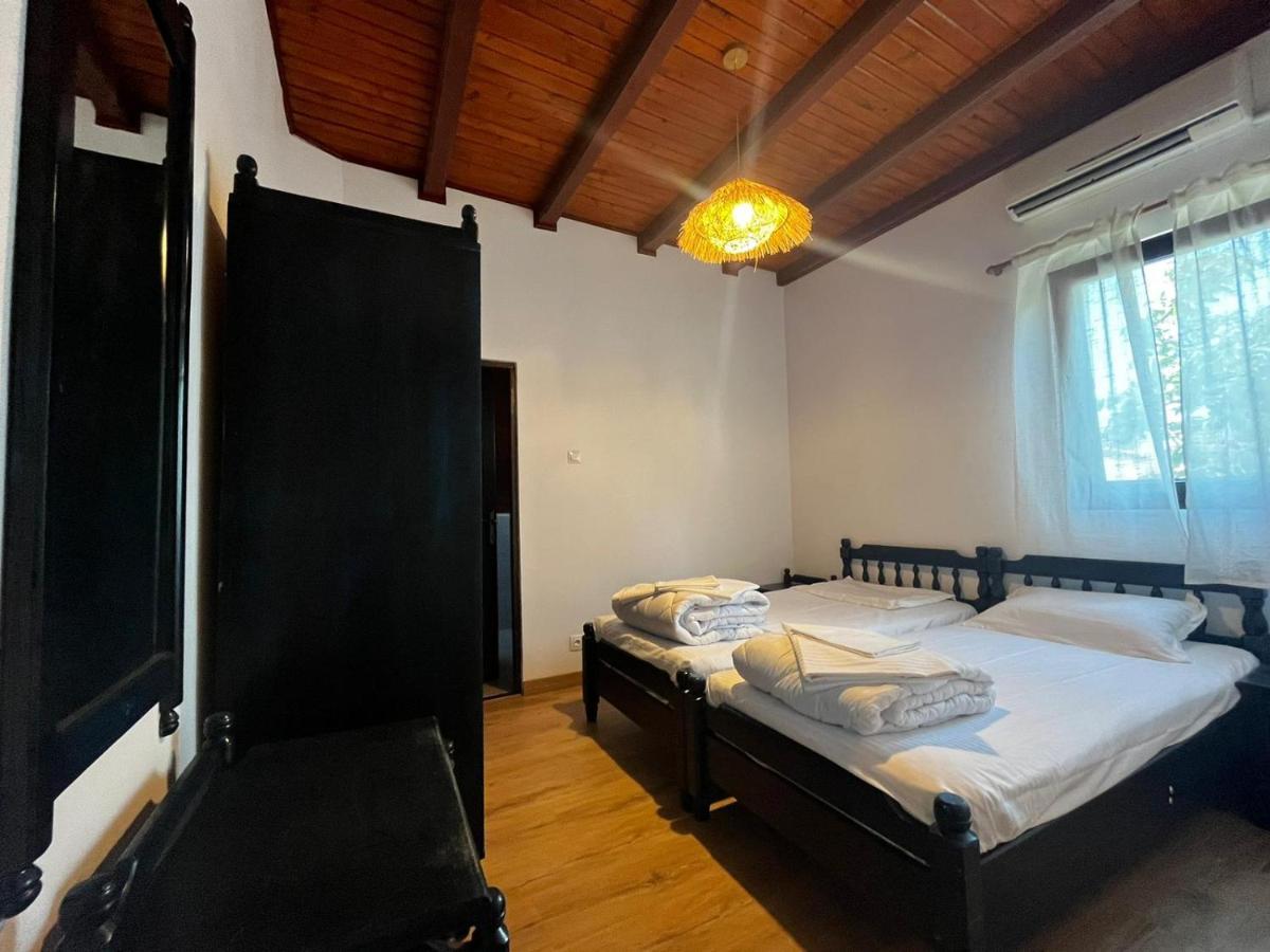 Hotel La Conac Nufaru Exteriér fotografie