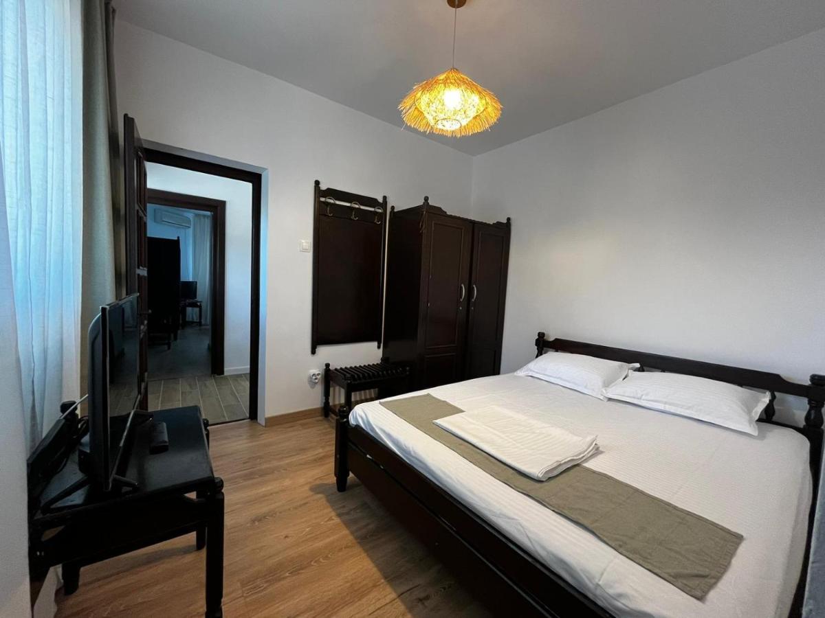 Hotel La Conac Nufaru Exteriér fotografie