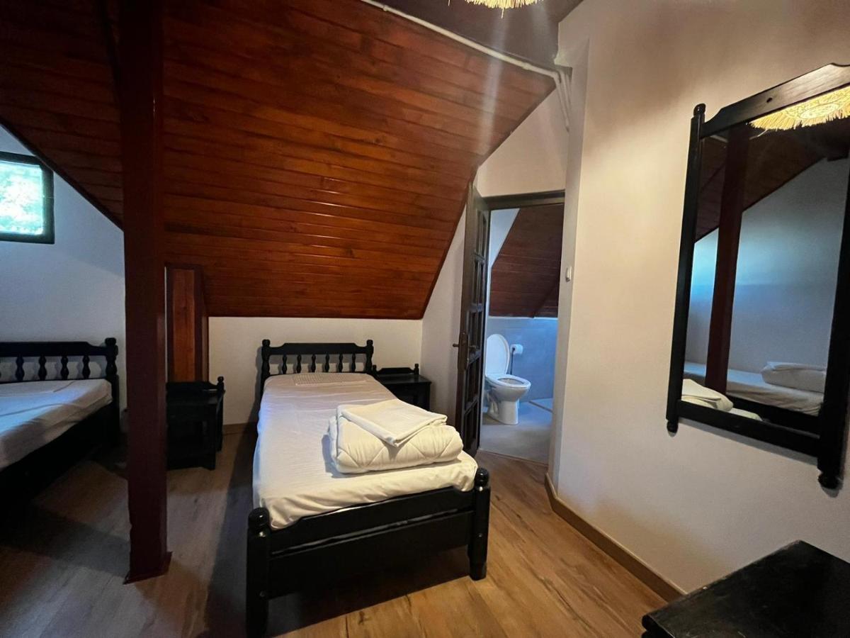 Hotel La Conac Nufaru Exteriér fotografie