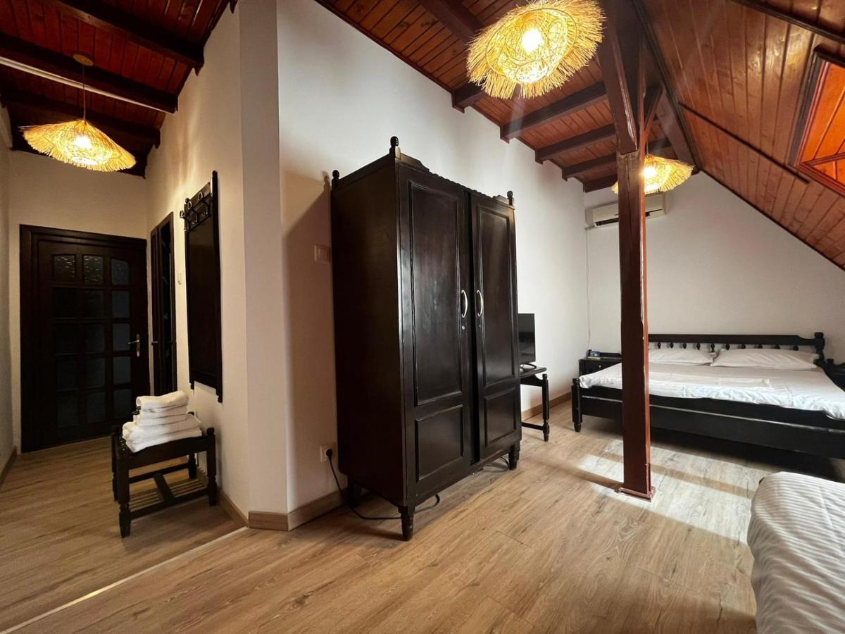 Hotel La Conac Nufaru Exteriér fotografie