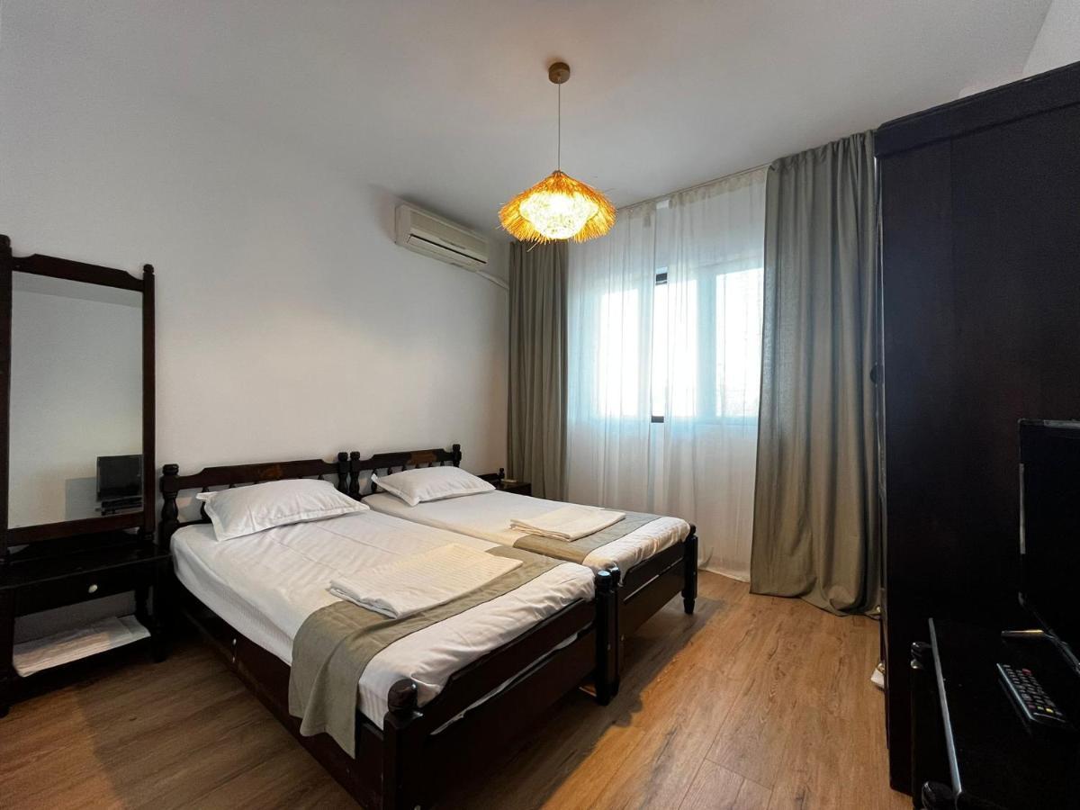 Hotel La Conac Nufaru Exteriér fotografie
