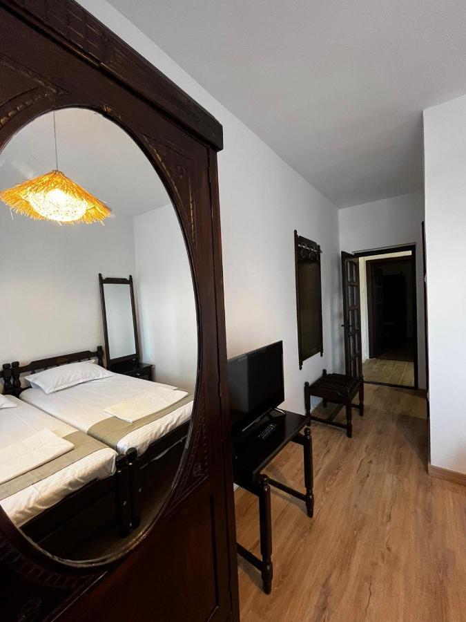 Hotel La Conac Nufaru Exteriér fotografie